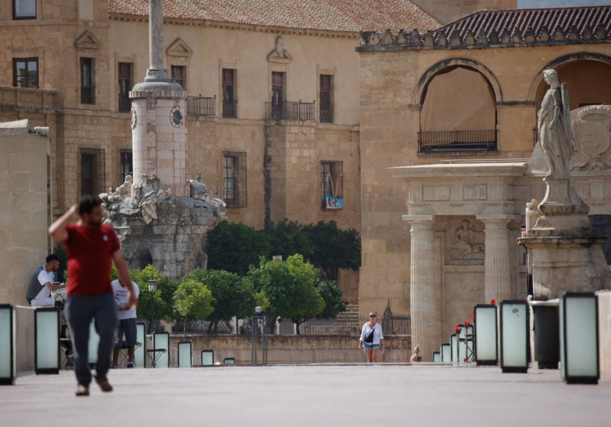 El Puente Romano de Córdoba en una jornada muy cálida