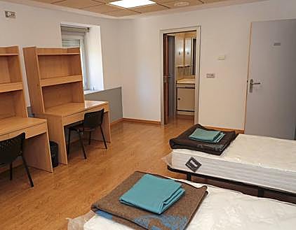 Imagen secundaria 1 - Margarita Robles durante la visita a las instalaciónes