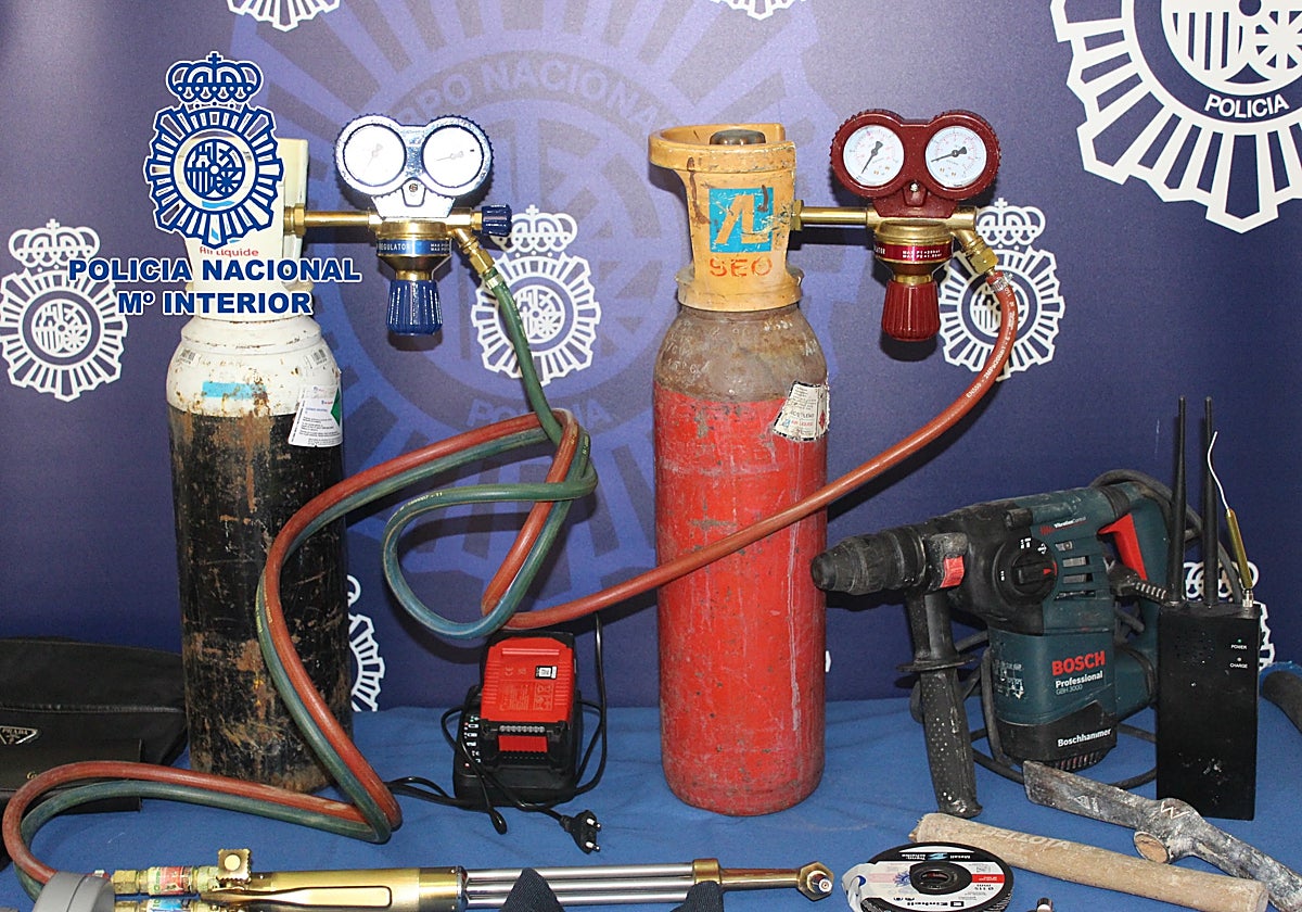 Material intervenido a los ladrones en la operación.