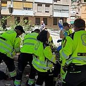 Un hombre recibe varias puñaladas y acaba con un dedo semiamputado en una discusión de pareja