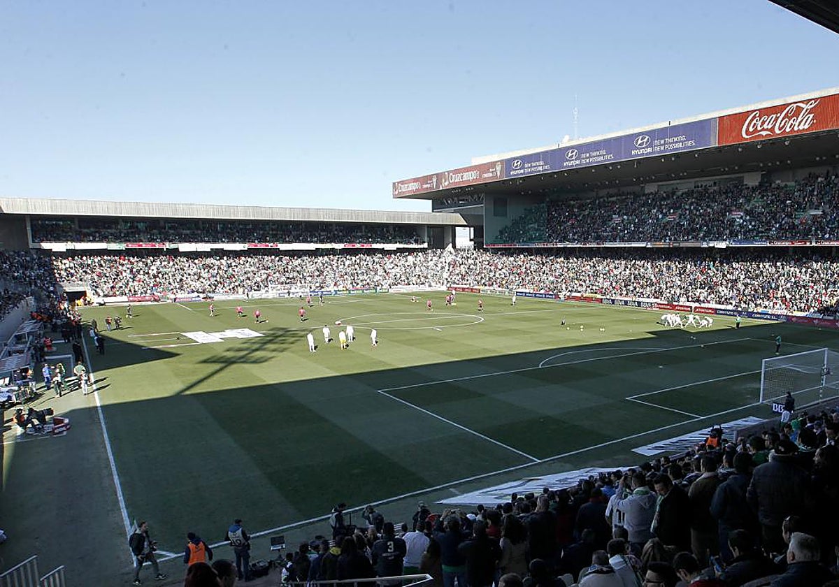 El estadio El Arcángel luce lleno durante un partido del Córdoba CF