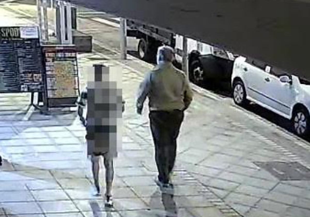 Video en el que se ve al desaparecido hablando con otra persona, que podría ser clave para localizarle