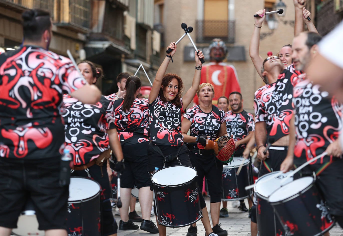 Los gigantones y cabezudos, preludio del día grande de la Feria y Fiestas de la Virgen del Sagrario