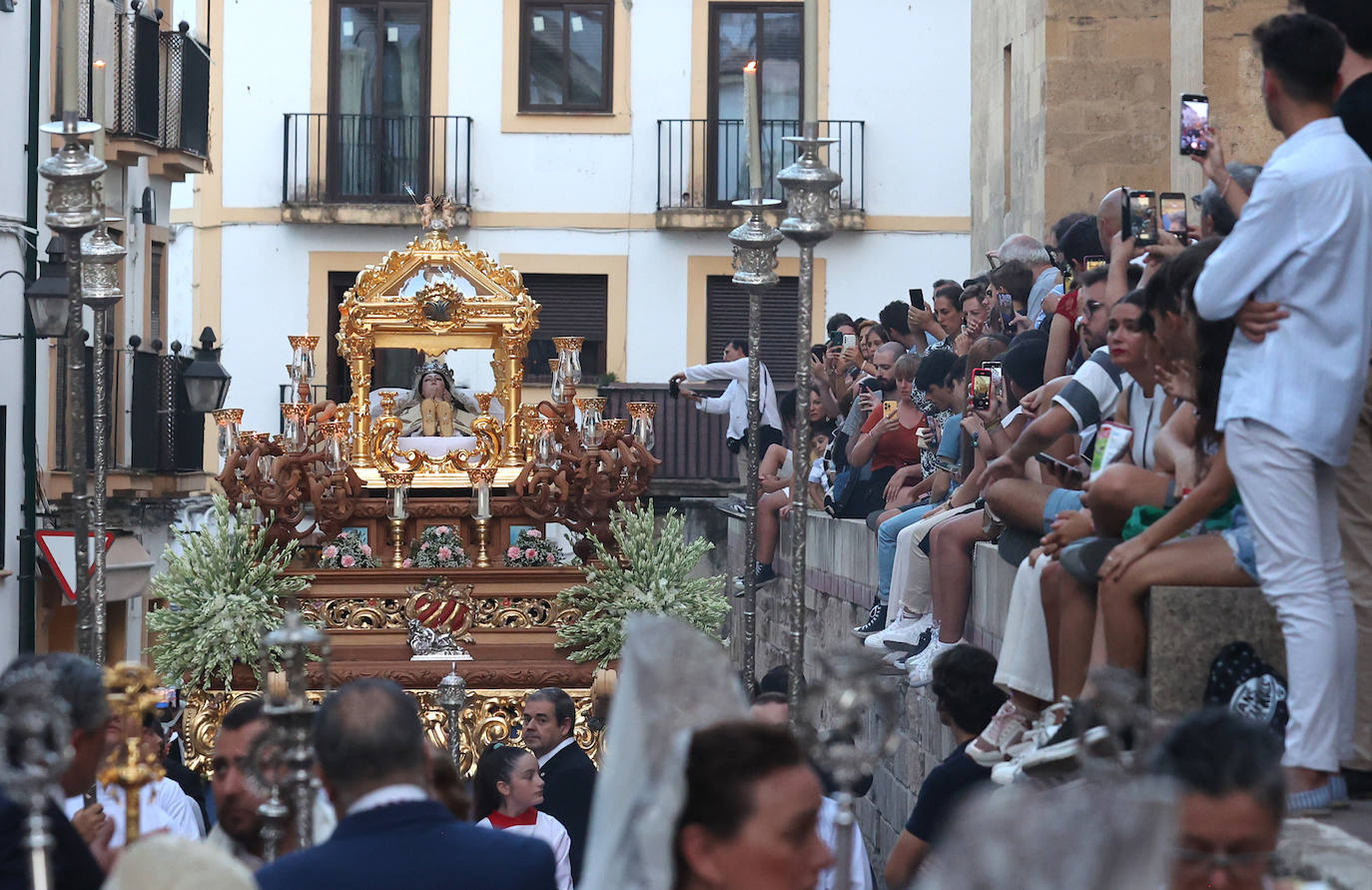 La procesión de la Virgen de Acá de Córdoba, en imágenes