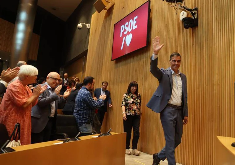 Pedro Sánchez este miércoles en la reunión del grupo parlamentario socialista