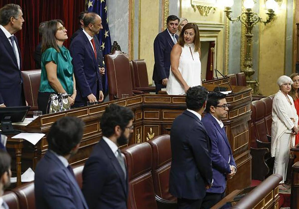 La Mesa del Congreso ya constituida con Armengol como presidenta de la Cámara