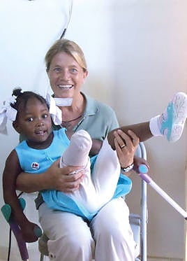 Manos Unidas Valencia facilita prótesis para personas con discapacidad física en Haití