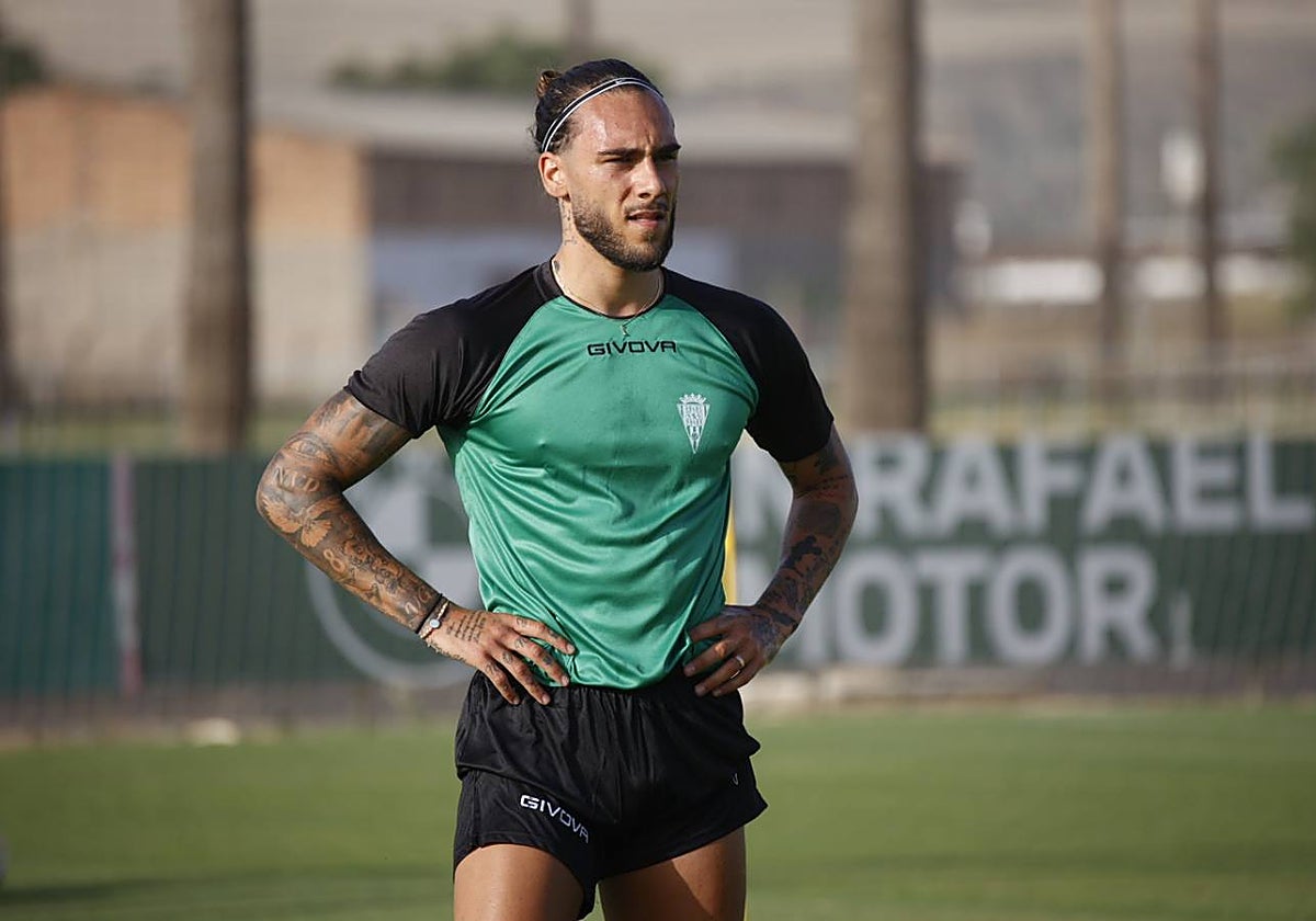 Dragisa Gudelj durante un entrenamiento con el Córdoba CF