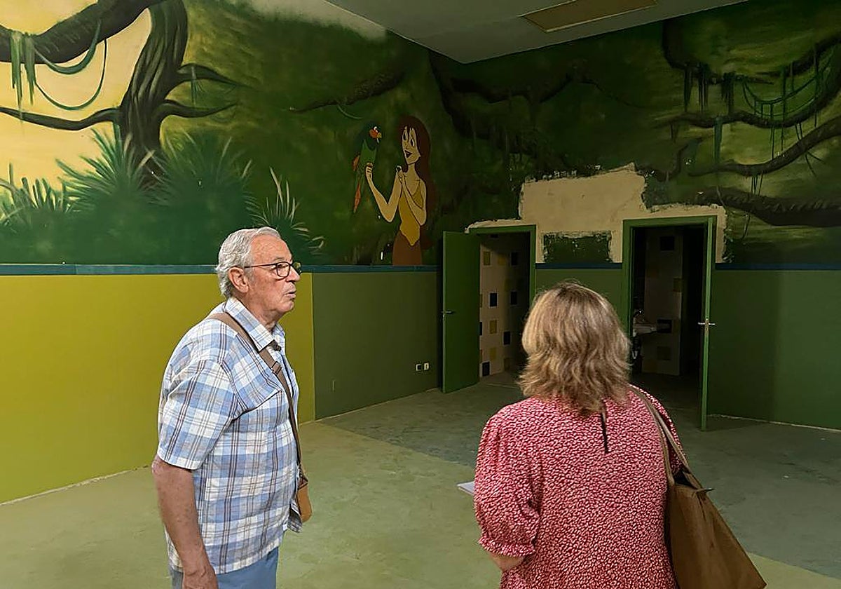 Momento de la visita al Centro Cívico de Palomarejos