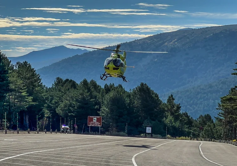 El helicóptero Summa, en el puerto de Cotos