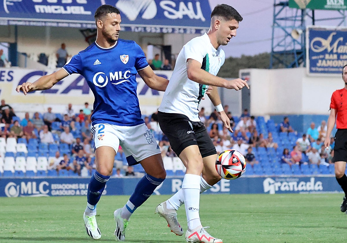 Alberto Toril durante el encuentro ante el Linares Deportivo
