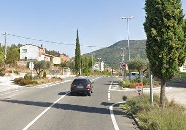 Multan a un conductor por ir con los pantalones bajados y su acompañante con «la cabeza entre sus piernas»