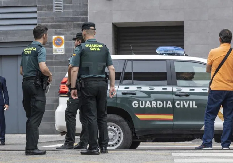 Imagen de archivo de un grupo de agentes de la Guardia Civil