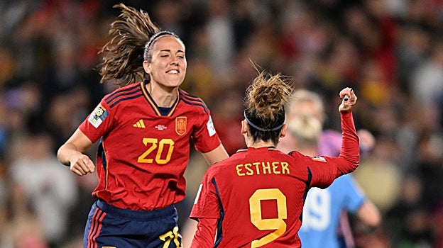 Rocío Gálvez celebra el Mundial junto a Esther, de la selección española
