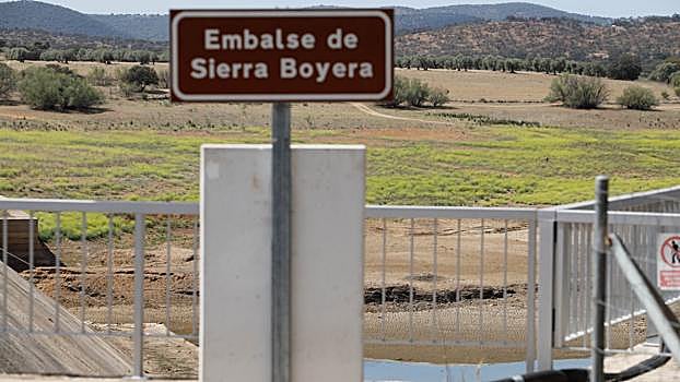Imagen del embalse de Sierra Boyera, que abastece al Norte y se ha secado