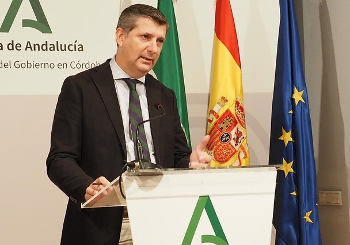 El delegado de Agricultura y Agua urante una comparencia