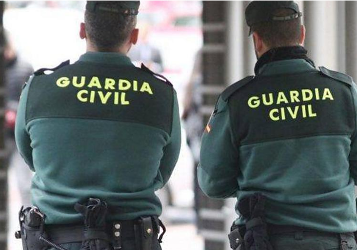 Dos agentes de la Guardia civil en una imagen de archivo