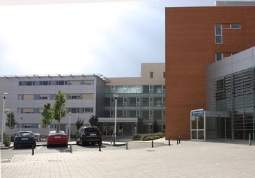 Trasladan al hospital a un trabajador tras caer desde dos metros en una obra de Madridejos