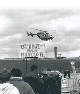 Imagen secundaria 2 - Arriba, terrenos del Cierro de San Bartolomé sobre los que se levantó la cárcel de Soto. Abajo, izquierda, obras de construcción en 1992. Dcha, protesta de vecinos contra el proyecto, en 1993.