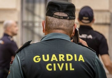 Un guardia civil fuera de servicio salva a tres niños que se estaban ahogando en una playa de Castellón