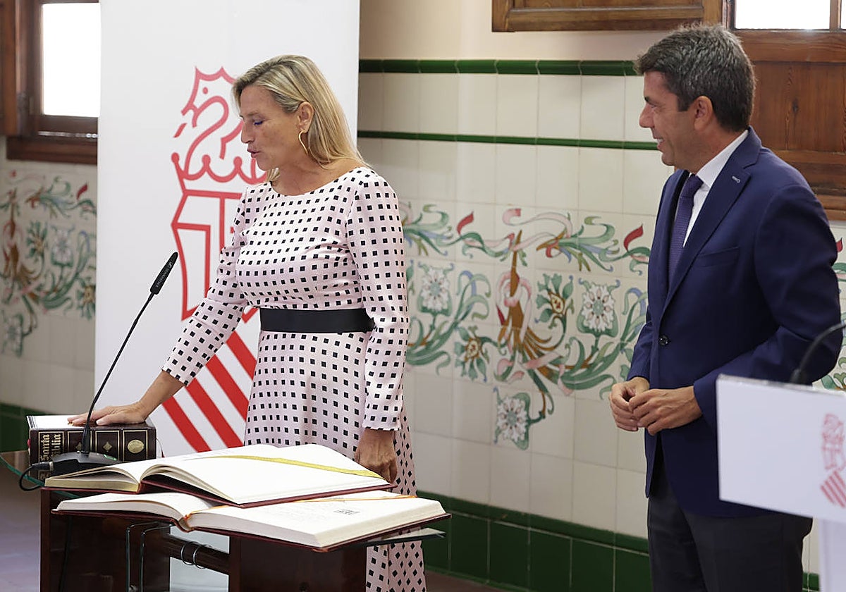 Imagen de Susana Fabregat junto a Mazón durante su toma de posesión como delegada del Consell en Castellón