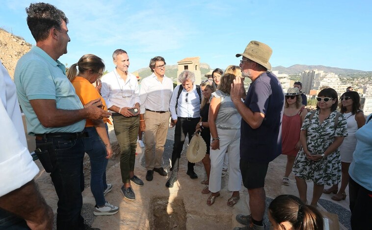 Imagen principal - Imágenes de la visita de la Diputación de Alicante a la Pobla de Ifach