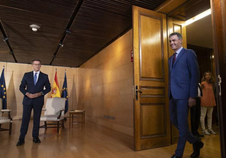 Alberto Núñez Feijóo y Pedro Sánchez este miércoles antes de su reunión en el Congreso