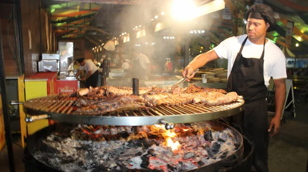 Imagen de una de las parrilladas que le darán sabor a la celebración