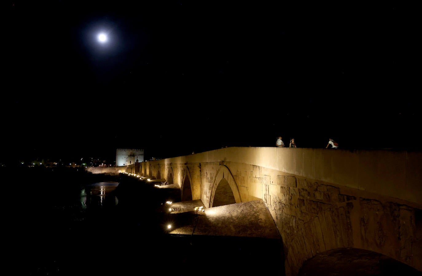 La &#039;superluna azul&#039; en Córdoba, en imágenes