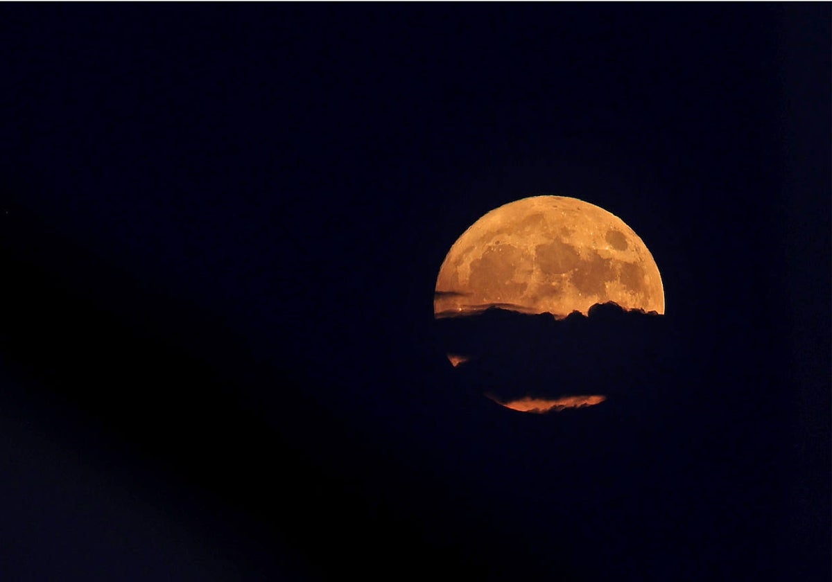 La &#039;superluna azul&#039; en Córdoba, en imágenes