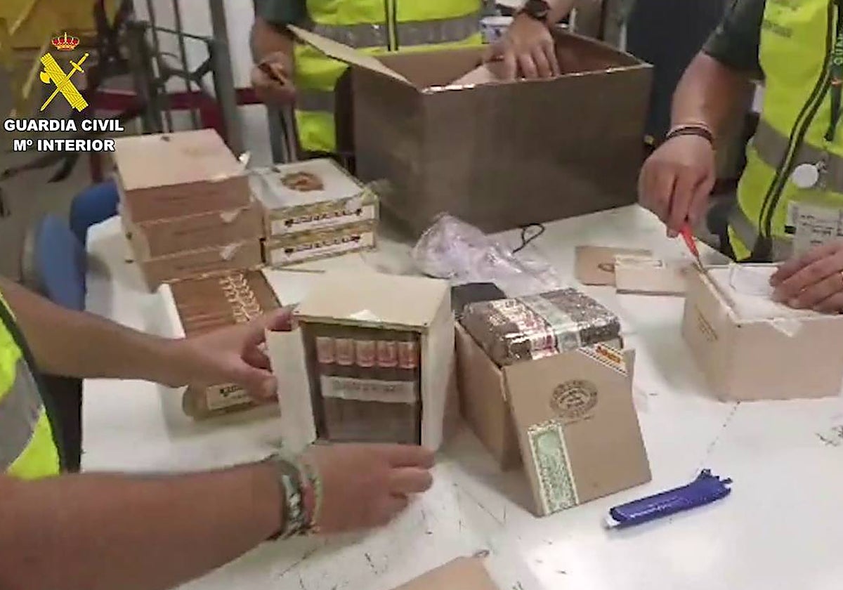 Parte de los puros incautados en Barajas