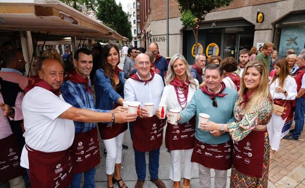 Autoridades en inauguración de la Feria del Día