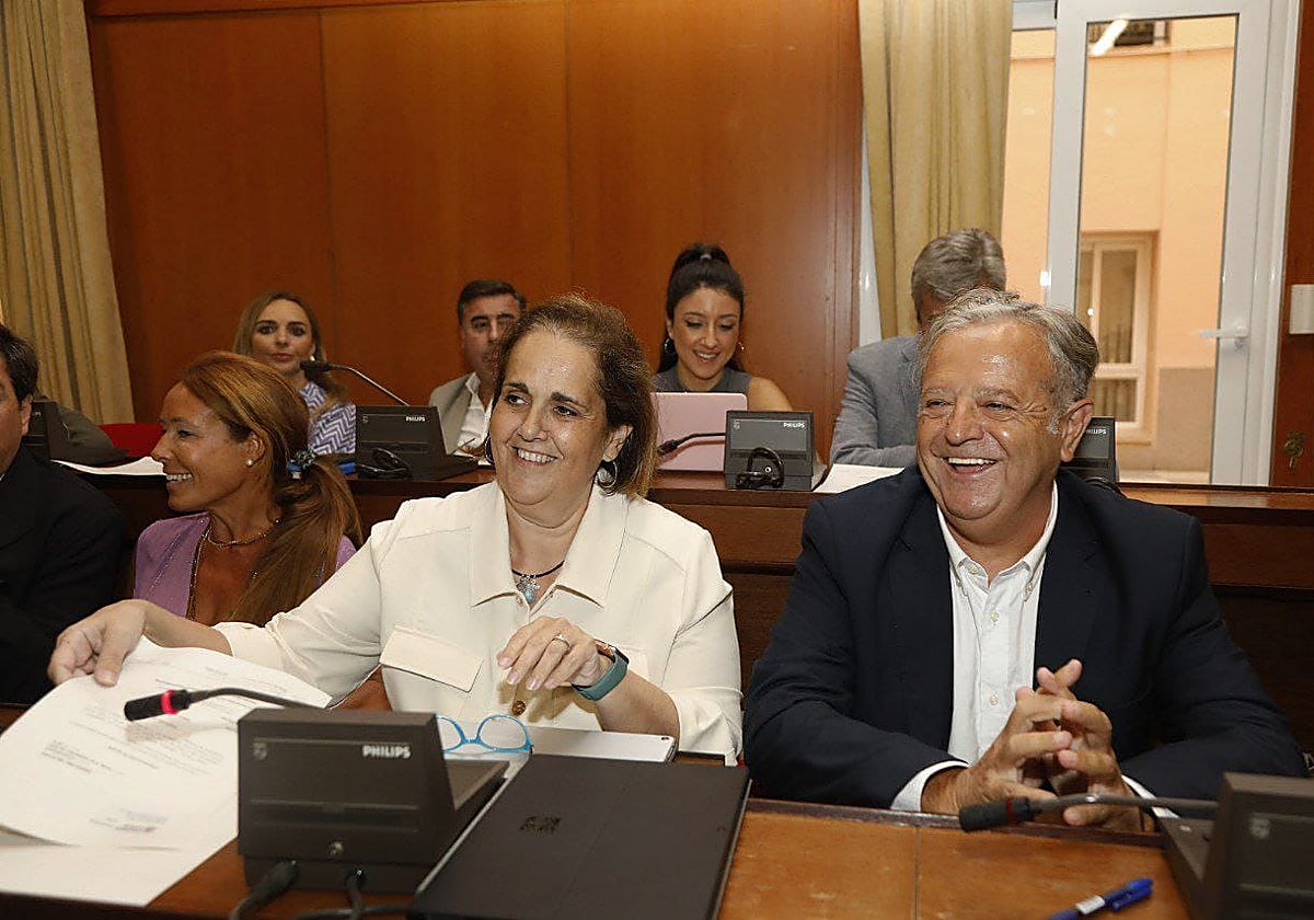 Blanca Torrent y Salvador Fuentes, responsables del Presupuesto de 2023 que ha sido aprobado