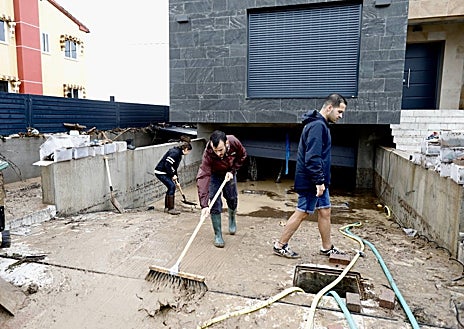 Imagen secundaria 1 - El paisaje de El Álamo tras el paso de la DANA por la Comunidad de Madrid