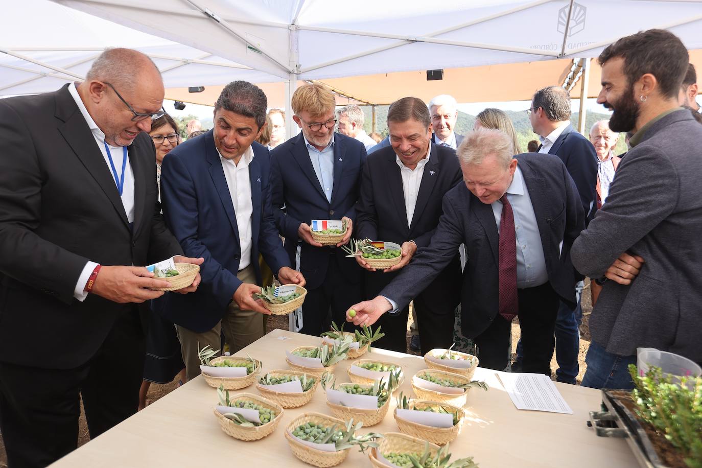 La visita de los ministros de Agricultura de la UE a la innovadora finca de Rabanales
