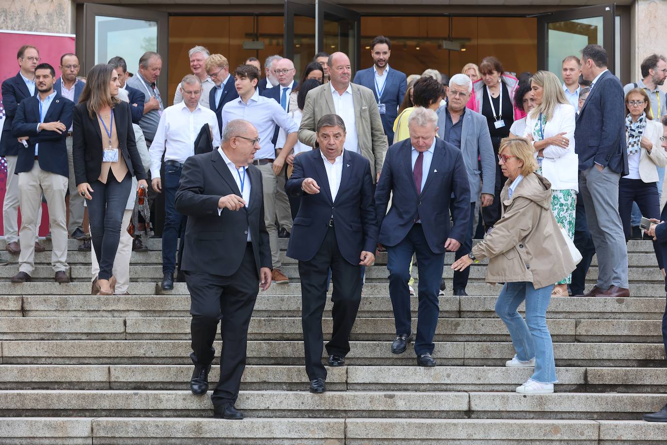 La visita de los ministros de Agricultura de la UE a la innovadora finca de Rabanales