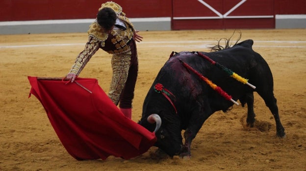 Fabio Jiménez, con la muleta