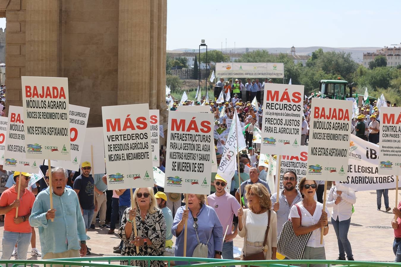 Fotos: El campo estalla en Córdoba frente a los ministros de la UE
