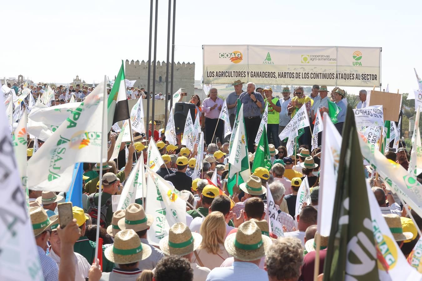 Fotos: El campo estalla en Córdoba frente a los ministros de la UE