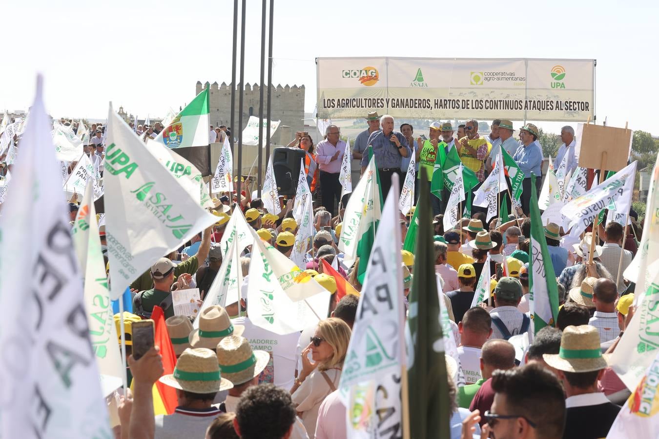 Fotos: El campo estalla en Córdoba frente a los ministros de la UE