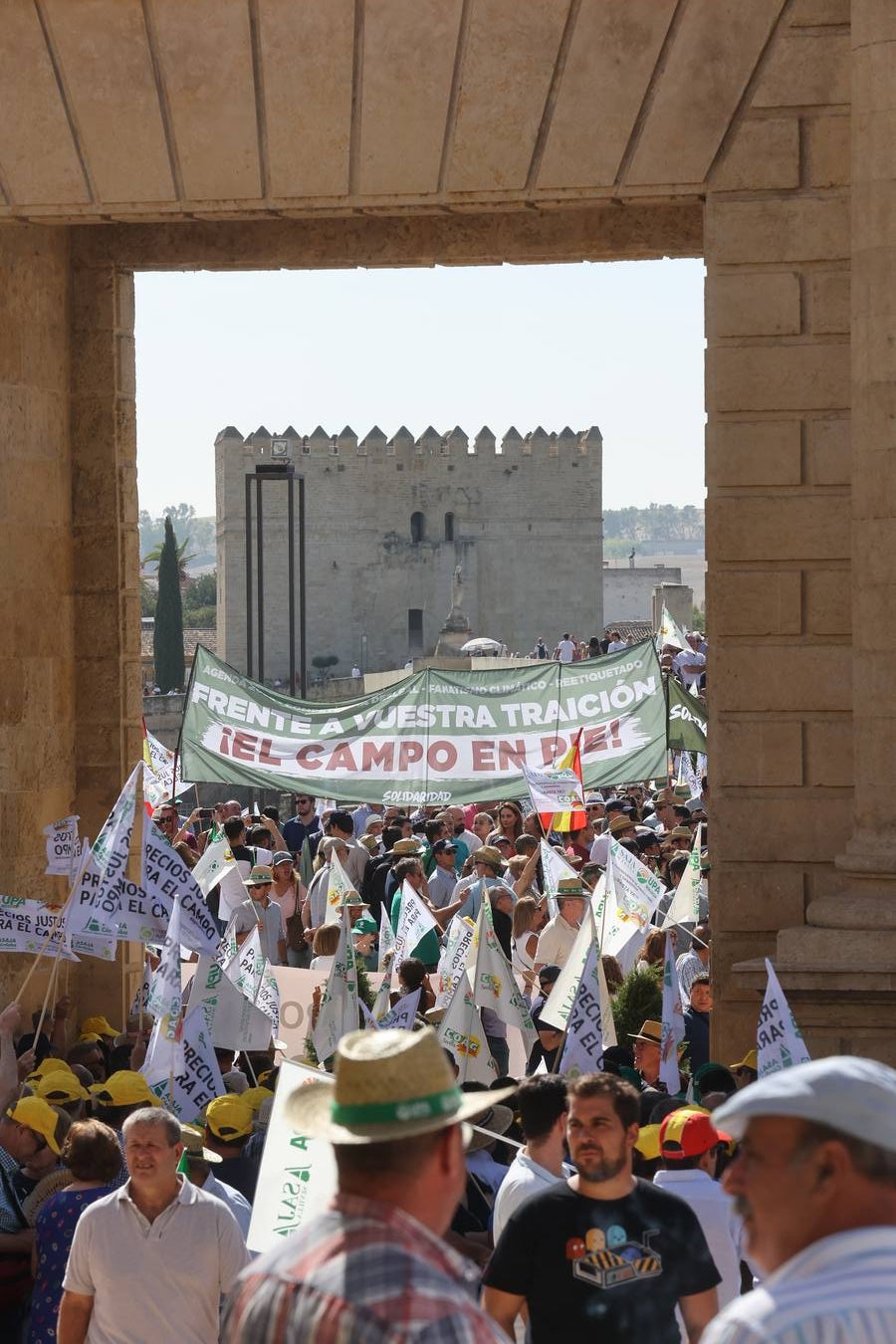 Fotos: El campo estalla en Córdoba frente a los ministros de la UE
