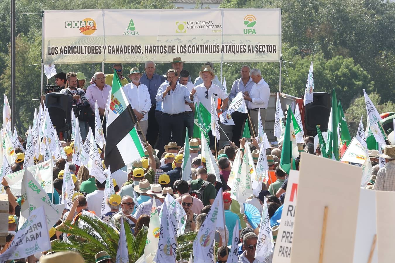 Fotos: El campo estalla en Córdoba frente a los ministros de la UE