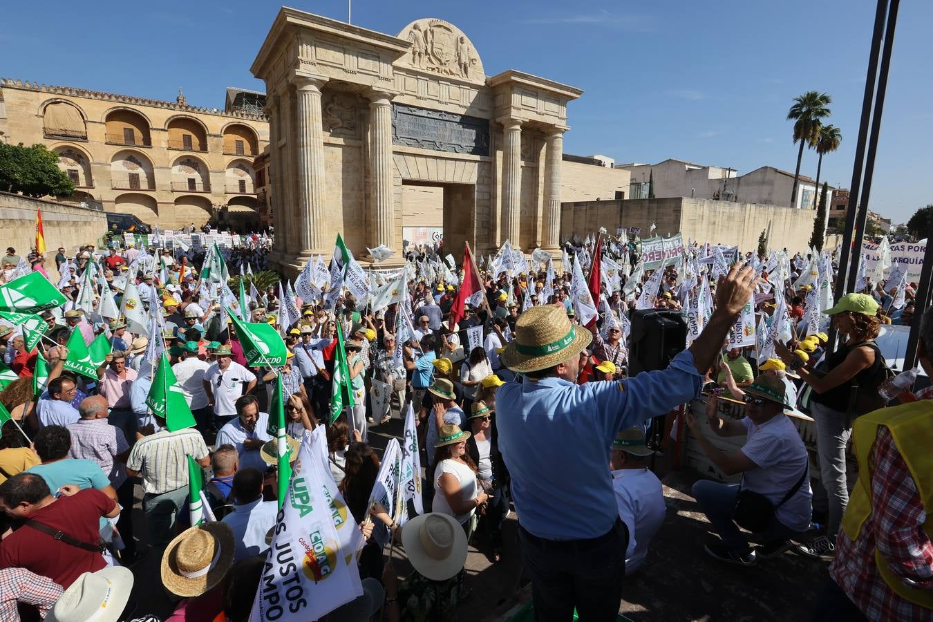 Fotos: El campo estalla en Córdoba frente a los ministros de la UE