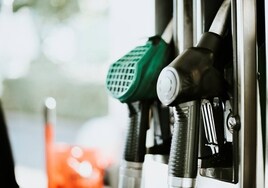 Los transportistas piden prorrogar y ampliar hasta 20 céntimos por litro las ayudas al combustible ante la subida de precios