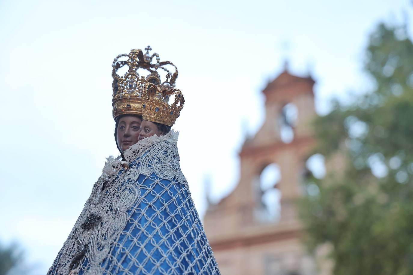 Fotos: La Virgen de la Fuensanta, entre ríos de juventud cofrade a la Catedral