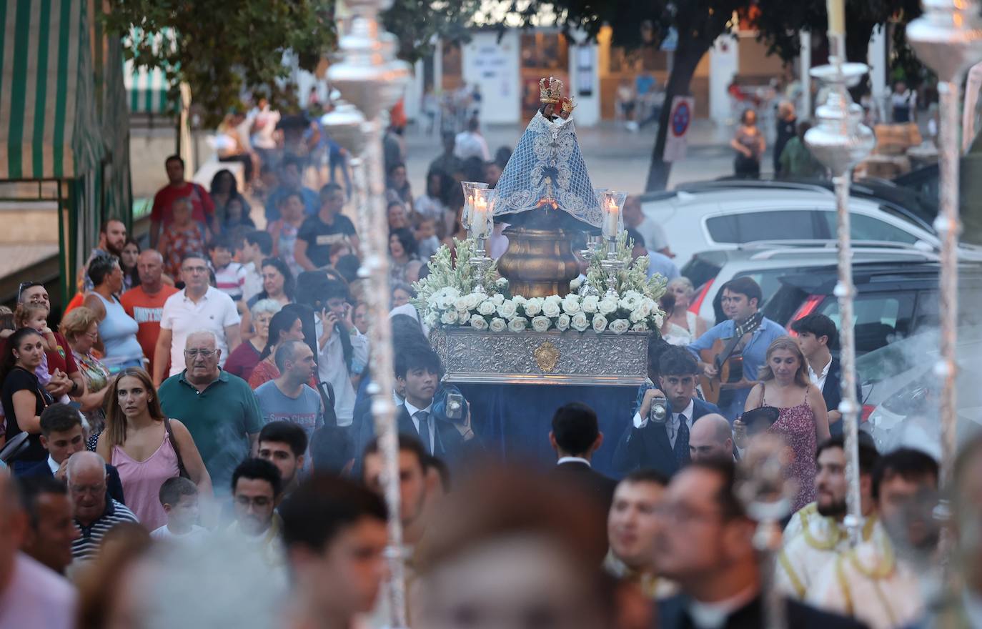 Fotos: La Virgen de la Fuensanta, entre ríos de juventud cofrade a la Catedral