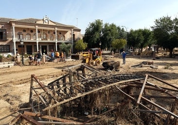 Las imágenes de un pueblo que se ha quedado hasta sin plaza por la DANA