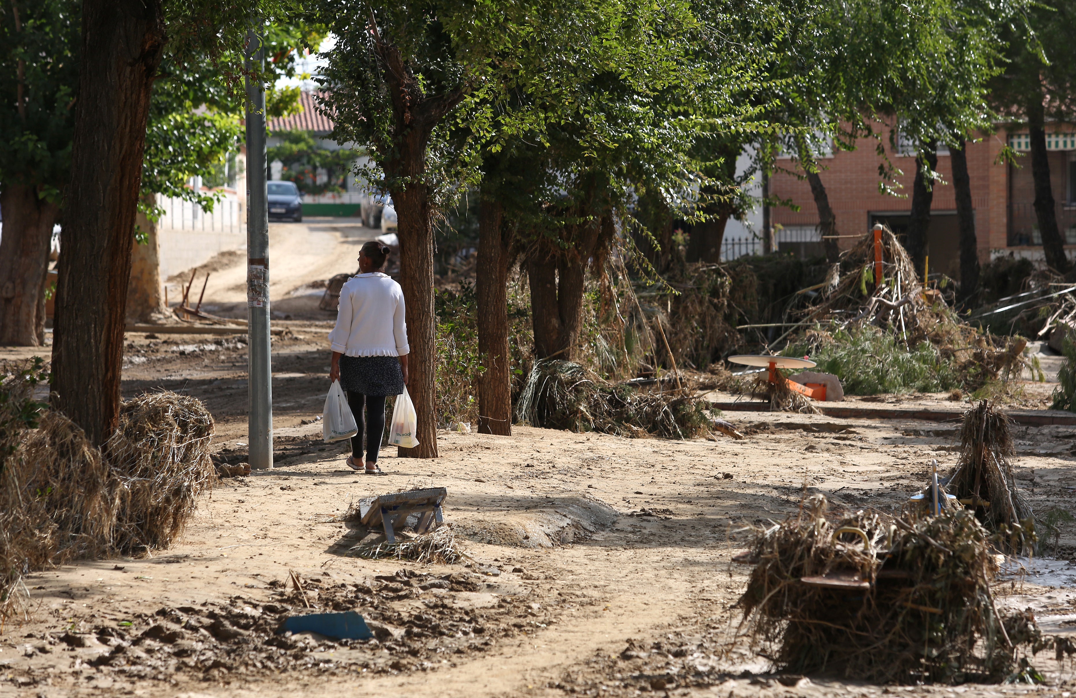 Las imágenes de un pueblo que se ha quedado hasta sin plaza por la DANA