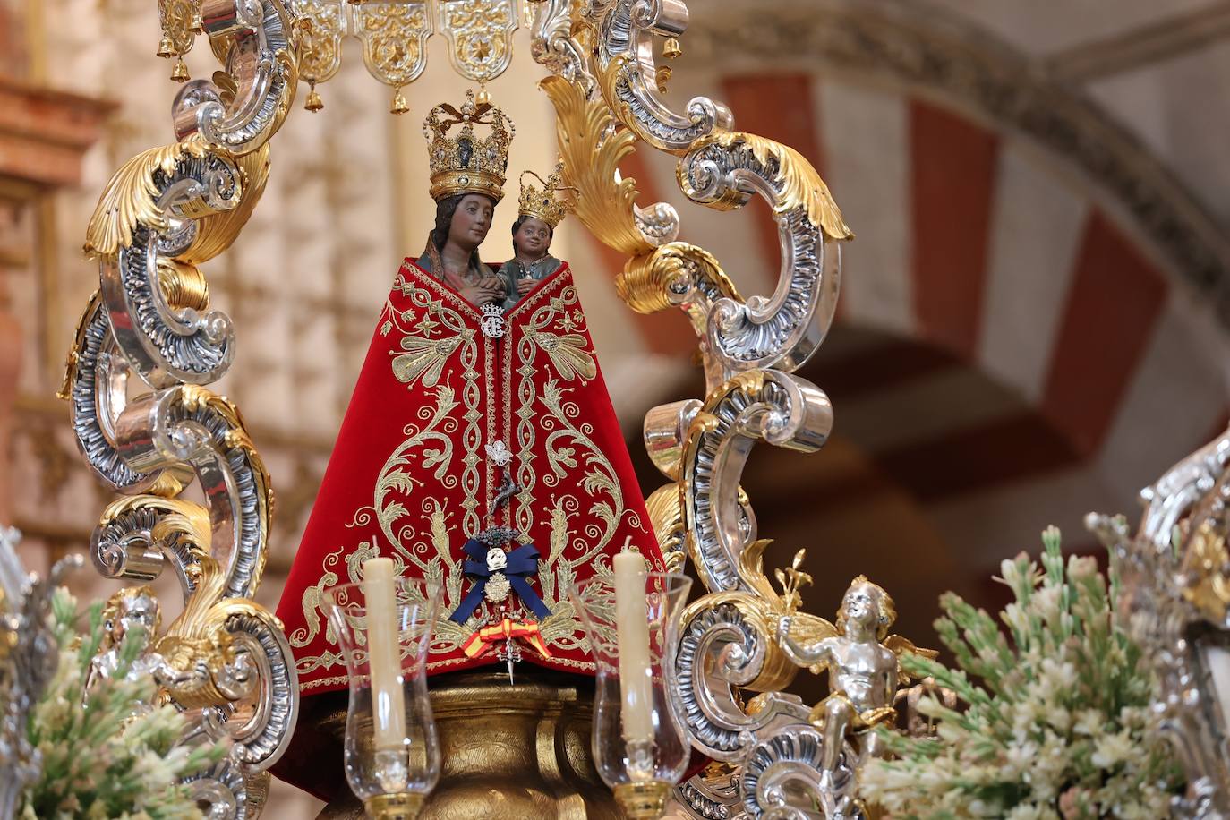 Fotos: La solemne misa y la procesión de la Fuensanta en Córdoba
