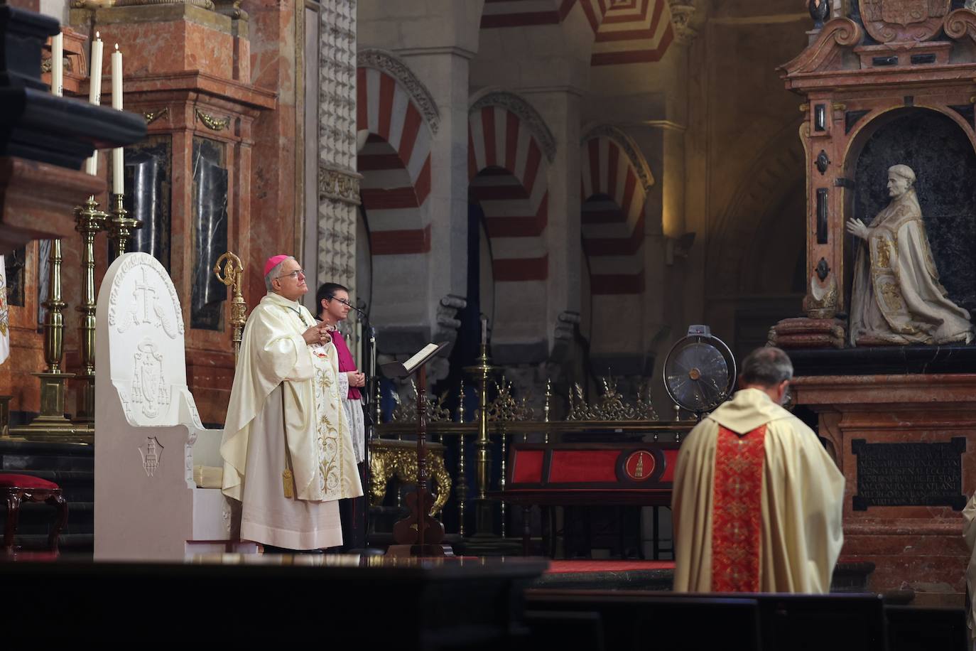 Fotos: La solemne misa y la procesión de la Fuensanta en Córdoba
